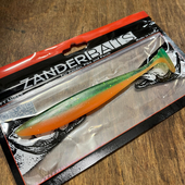 Silikona mānekli ZANDERBAITS Zander Shaker 5′ Mad Carrot